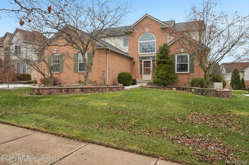 2715 Fox Woods Ln, Rochester Hills, MI, 48307-5911 | Card Image