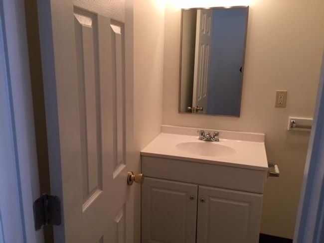 UNIT-1 - 8 Railroad Ave, Condo with 1 bedrooms, 1 bathrooms and null parking in Derry NH | Image 25