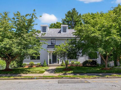 7 Atwood St, Wellesley, MA, 02482-6029 | Card Image