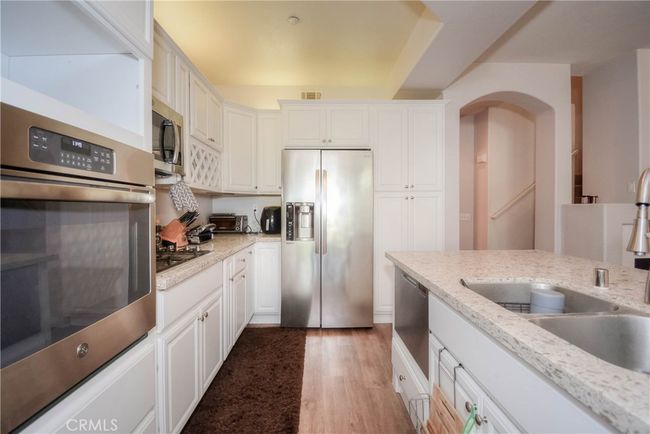 803 Maplewood, Condo with 2 bedrooms, 3 bathrooms and 2 parking in Irvine CA | Image 8