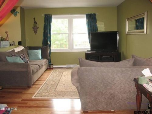 18 Vanderbilt Ave, Saratoga Springs, NY, 12866-4929 | Card Image