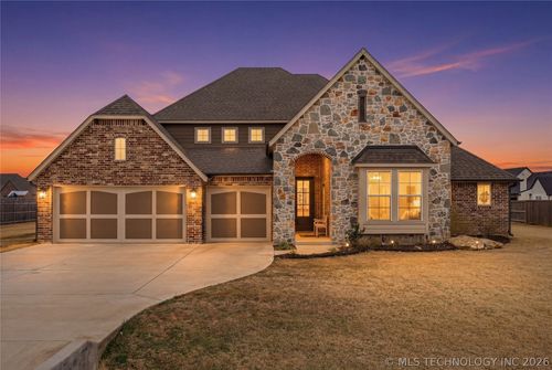 16713 S 1st East Ave, Glenpool, OK, 74033-5280 | Card Image