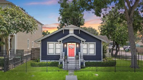 200 E 26th St, Houston, TX, 77008-2126 | Card Image