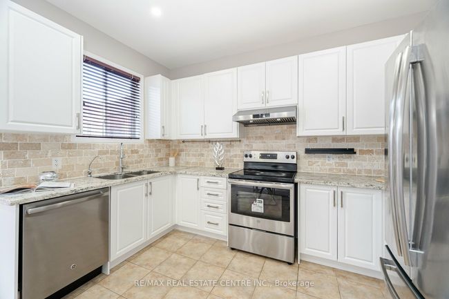 1016 Mccuaig Dr, House other with 4 bedrooms, 4 bathrooms and 2 parking in Milton ON | Image 20
