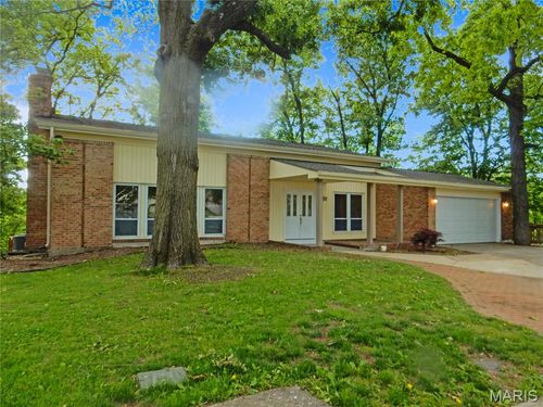 18 Belleau Lake Ct, O Fallon, MO, 63366-3114 | Card Image