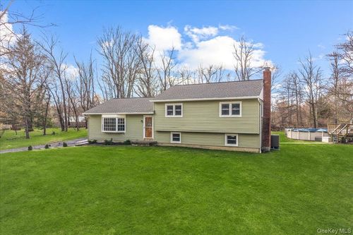 155 Mill St, Wallkill, NY, 12589-2843 | Card Image