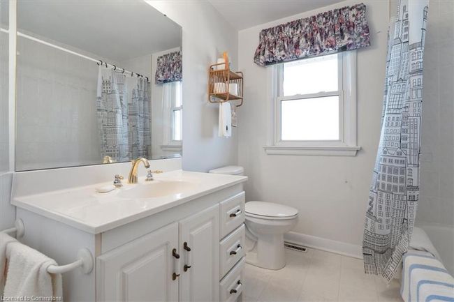 20 Lakeside Dr, House other with 5 bedrooms, 3 bathrooms and 6 parking in Grimsby ON | Image 26