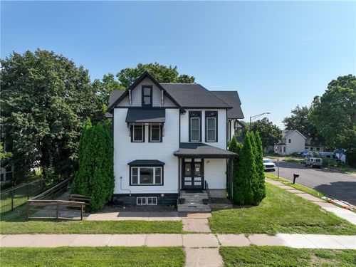 603 Bay St, Chippewa Falls, WI, 54729-2426 | Card Image
