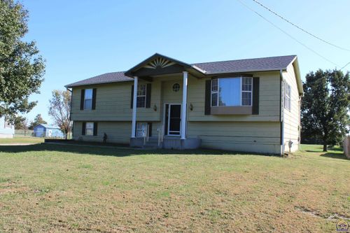 1525 E St, Osage City, KS, 66523 | Card Image