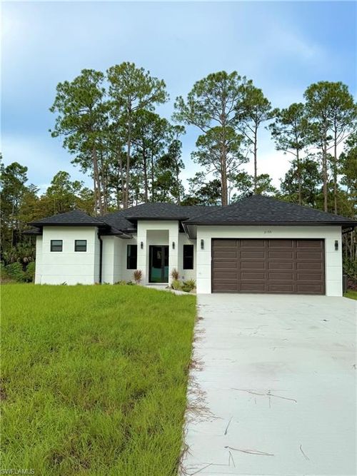 2135 Della Dr, Naples, FL, 34117-4019 | Card Image
