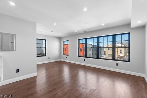 2-481 15th Ave, Newark, NJ, 07103-2003 | Card Image