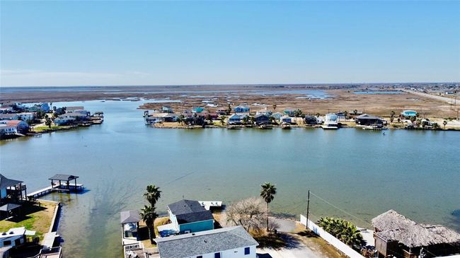 18 Edgewater St, House other with 3 bedrooms, 2 bathrooms and 2 parking in Hitchcock TX | Image 47