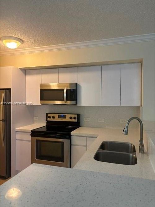 205-11155 Sw 5th Pl, Pembroke Pines, FL, 33025-6957 | Card Image