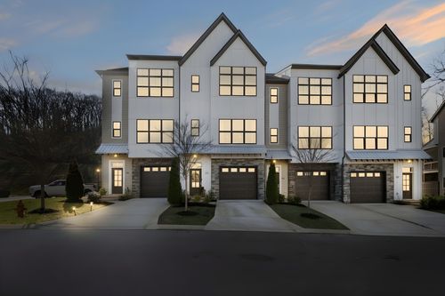 203 Stonecrest Cir, Nashville, TN, 37209-5272 | Card Image