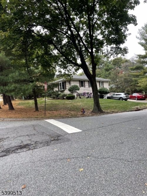 273 Rea Avenue Ext, Hawthorne, NJ, 07506-3327 | Card Image