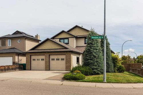 151 Riverdale Terr W, Lethbridge, AB, T1K7S9 | Card Image
