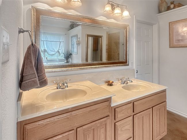 Full bath featuring double vanity | Image 7