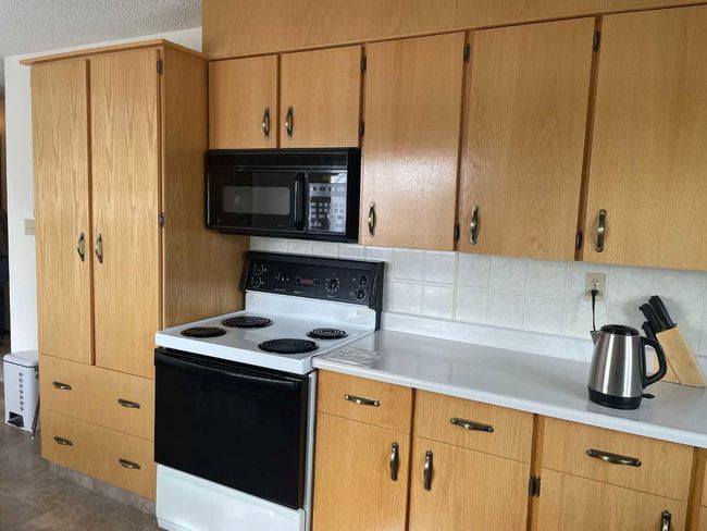 11823 102 Ave., House other with 3 bedrooms, 2 bathrooms and 4 parking in Fairview AB | Image 8
