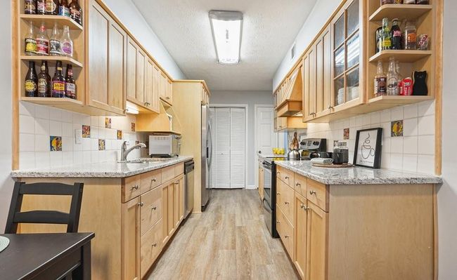 4977 Meadow Ln, Condo with 3 bedrooms, 3 bathrooms and 1 parking in Marietta GA | Image 9