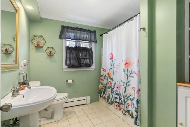 147 W Haven Rd, House other with 3 bedrooms, 2 bathrooms and null parking in Manchester NH | Image 22