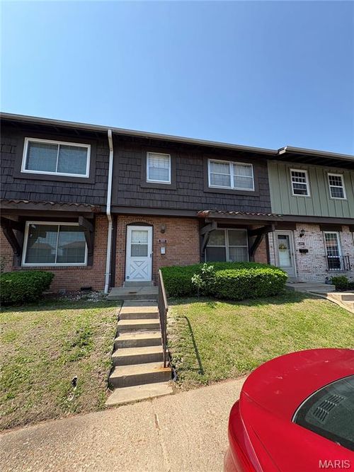 8809 Santa Bella Dr, Hazelwood, MO, 63042-2919 | Card Image