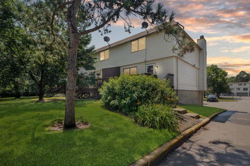 7501 62nd Ct N, Brooklyn Park, MN, 55428-2824 | Card Image