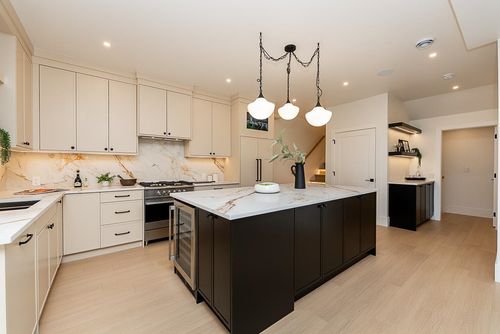 101-646 Girard Ave, Coquitlam, BC, V3K1S8 | Card Image