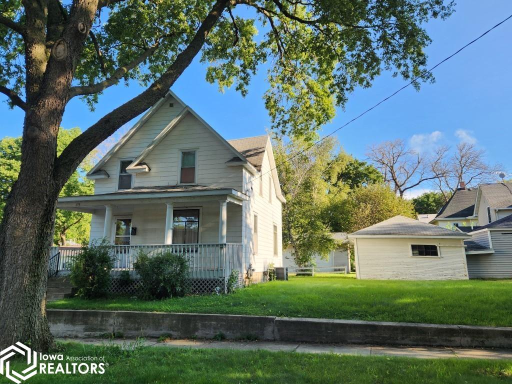 5th St, Mason City, IA 50401