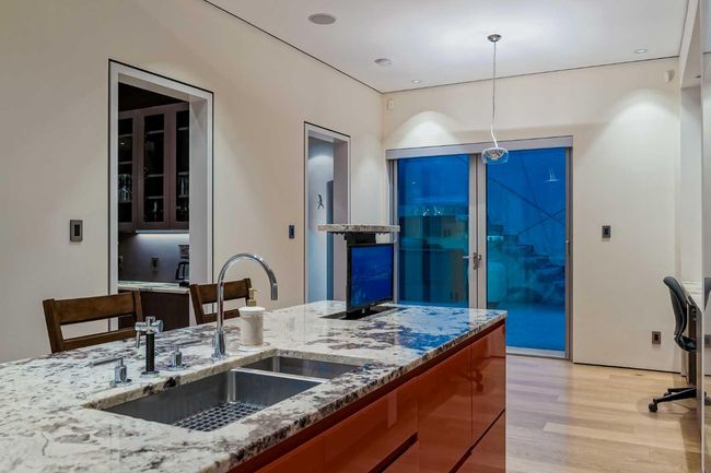 2906 Marquette St Sw, House other with 4 bedrooms, 6 bathrooms and 6 parking in Calgary AB | Image 14
