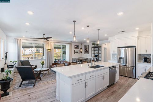 729 729 Delve Ct, Hayward, CA, 94544 | Card Image