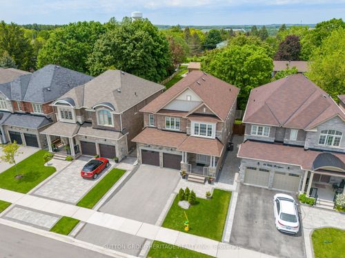 54 Robb Thompson Rd, Mount Albert, ON, L0G1M0 | Card Image