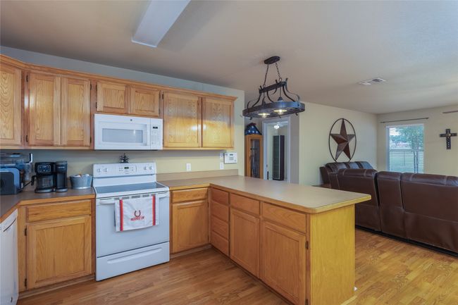 1300 Knob Rd, House other with 3 bedrooms, 2 bathrooms and null parking in Springtown TX | Image 17