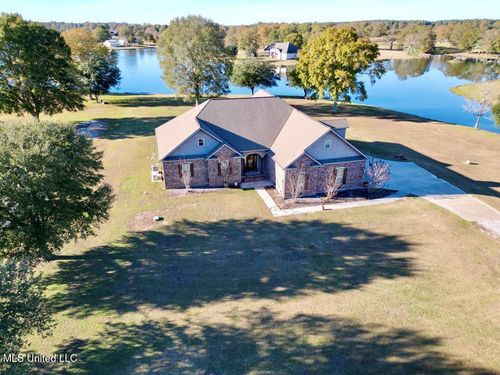 6 Lunker Ln, Poplarville, MS, 39470-5528 | Card Image