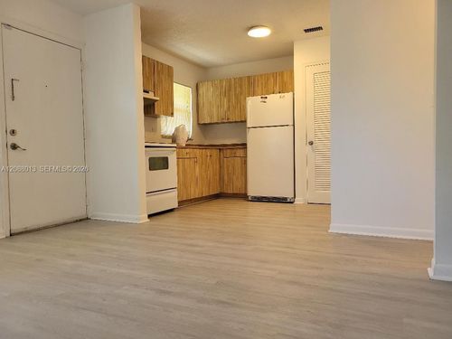 219-5156 Ne 6th Ave, Oakland Park, FL, 33334-3365 | Card Image