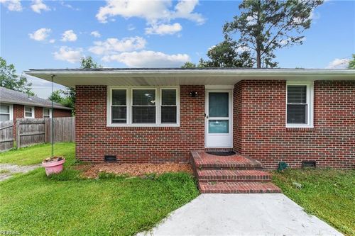 2856 Flag Rd, Chesapeake, VA, 23323-2102 | Card Image