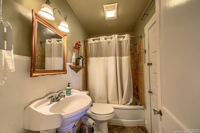 660 Ranch Road 1, House other with 3 bedrooms, 1 bathrooms and null parking in Stonewall TX | Image 14