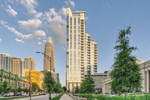 906-333 W Trade Street W, Charlotte, NC, 28202 | Card Image