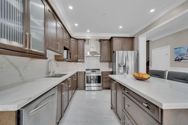 22 Constance St, House other with 6 bedrooms, 6 bathrooms and 5 parking in Brampton ON | Image 10