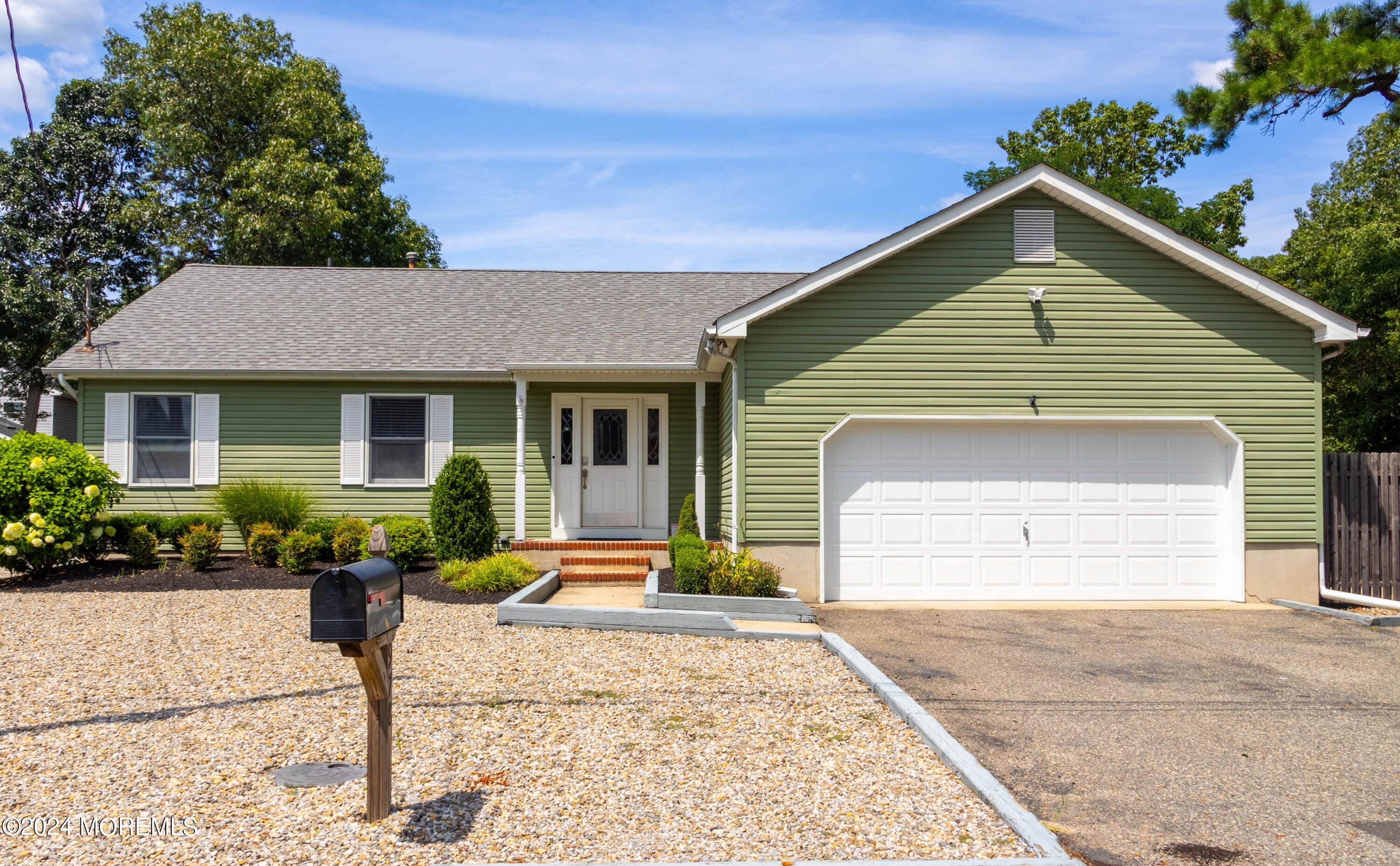 Linden Ave, Brick, NJ 08723