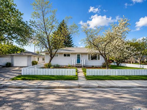 1410 4th Avenue N, Regina, SK, S4R0T1 | Card Image