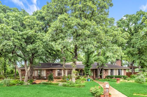 5 Highview Ct, Denton, TX, 76205-8515 | Card Image