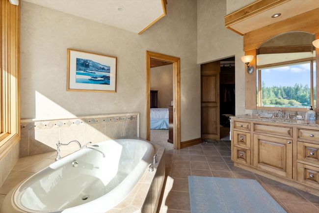 Primary Suite Bathroom | Image 37