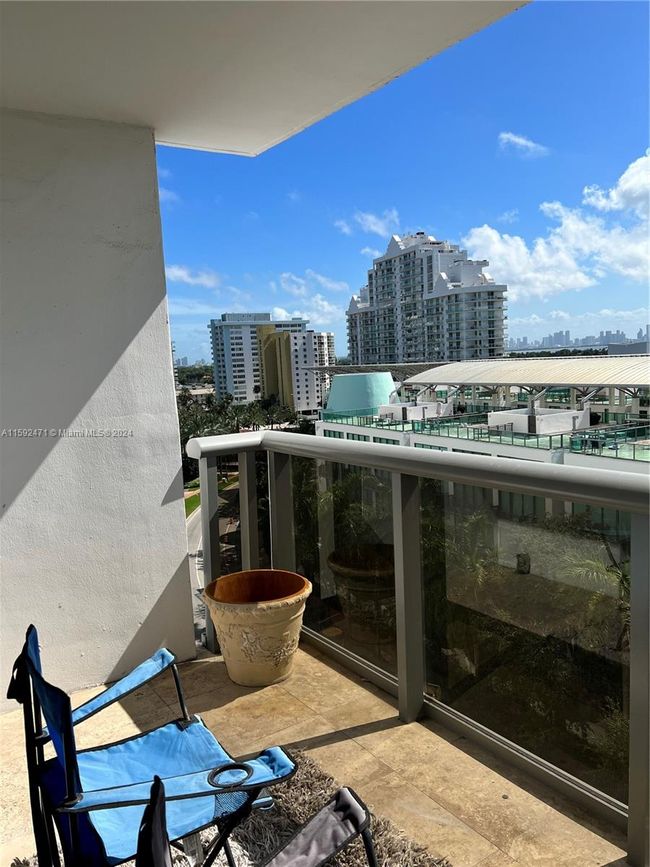 1034 - 6039 Collins Ave, Condo with 2 bedrooms, 2 bathrooms and null parking in Miami Beach FL | Image 11