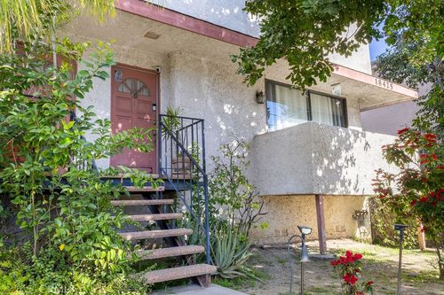 unit-1-18425 Saticoy St, Reseda, CA, 91335-2912 | Card Image