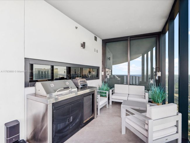 APT-5505 - 18555 Collins Ave, Condo with 3 bedrooms, 5 bathrooms and null parking in Sunny Isles Beach FL | Image 44