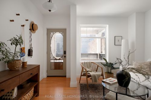52 Balfour Ave, Toronto, ON, M4C1T6 | Card Image