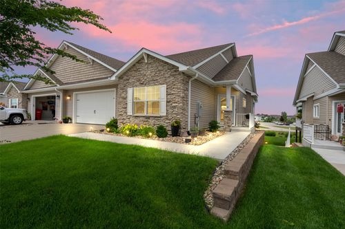 486 Bella Vista Ct, Huxley, IA, 50124-7701 | Card Image