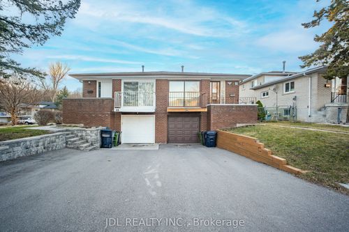 4 Lowbank Crt, North York, ON, M2M3A4 | Card Image