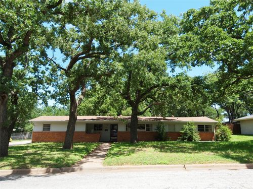 1431 Brazos St, Graham, TX, 76450-4904 | Card Image
