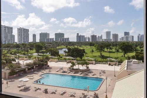 apt-728-20301 W Country Club Dr, Aventura, FL, 33180-1625 | Card Image